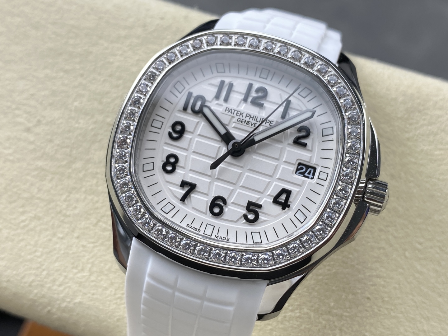 Patek Philippe Aquanaut Watch 5267/200A-010 - Image 4