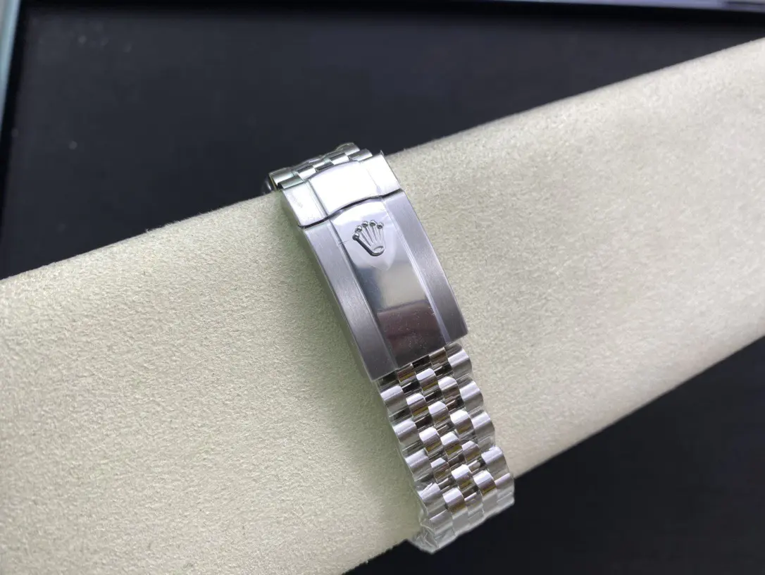Rolex Datejust 126334-0002 Blue Index 41mm Jubilee Stainless Steel - Image 10