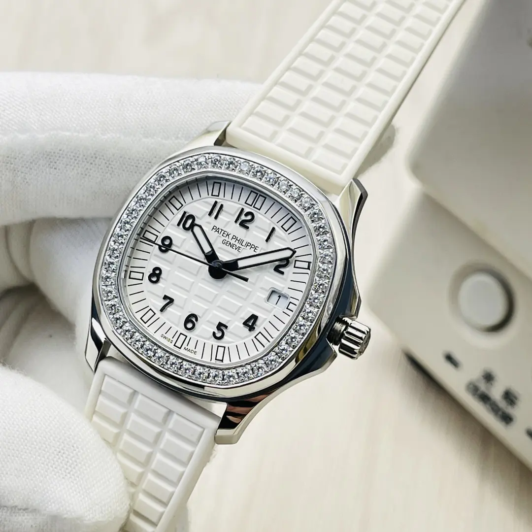Patek Philippe Aquanaut Diamond Ladies Watch 5067A-024 - Image 4