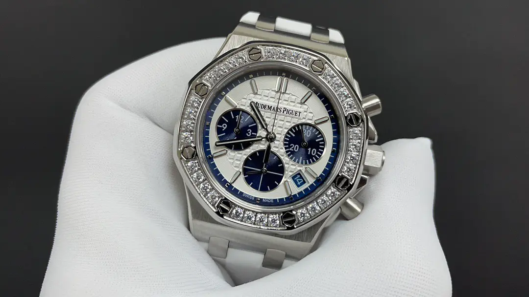 Audemars Piguet Royal Oak Offshore Lady Chronograph Steel Diamond Silver Dial 37mm Ref. 26231ST.ZZ.D010CA.01 - Image 4