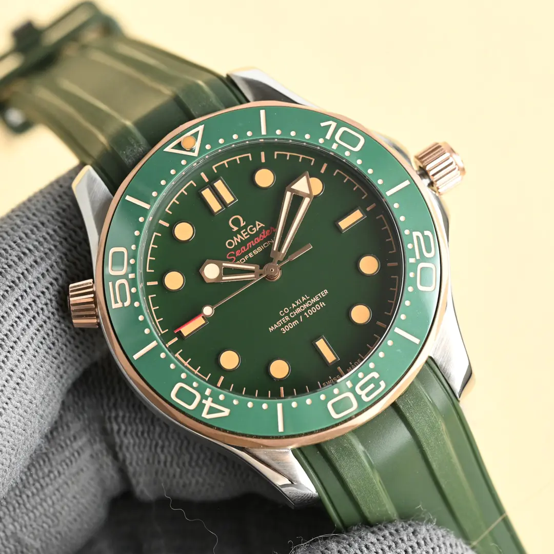 Omega Seamaster Diver 300m Bronze Gold & Titanium Green Dial 42mm Ref. 210.92.42.20.10.001 - Image 4