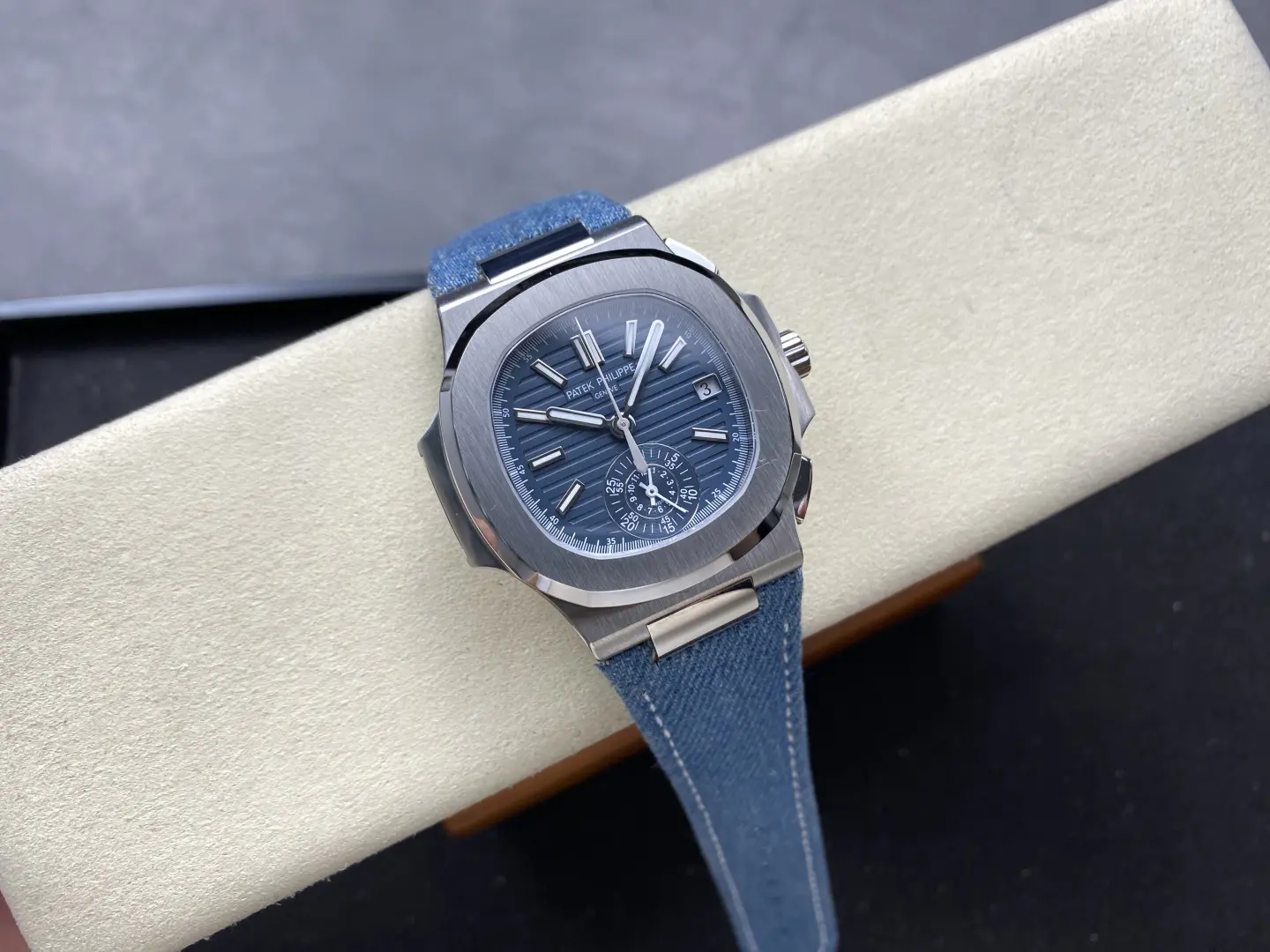 Patek Philippe Sport Elegance Series 5980/60G-001 - Image 9