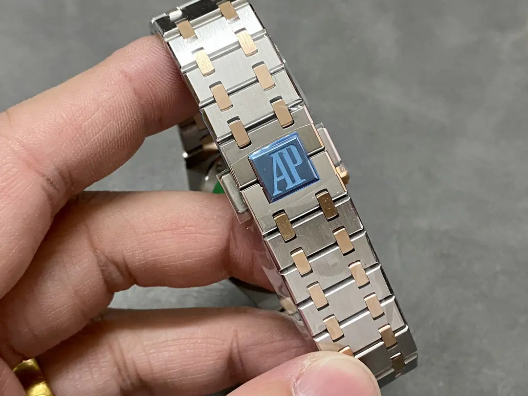 Audemars Piguet Royal Oak Selfwinding Rose Gold and Steel White Dial 37mm Ladies Watch (Reference #15450SR.OO.1256SR.01) - Image 9