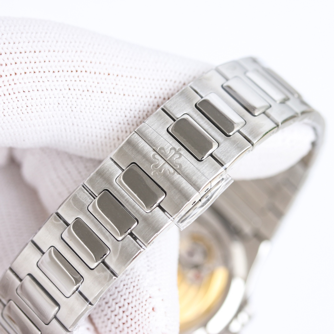 Patek Philippe Nautilus Steel 7118-1200A-001 - Image 6