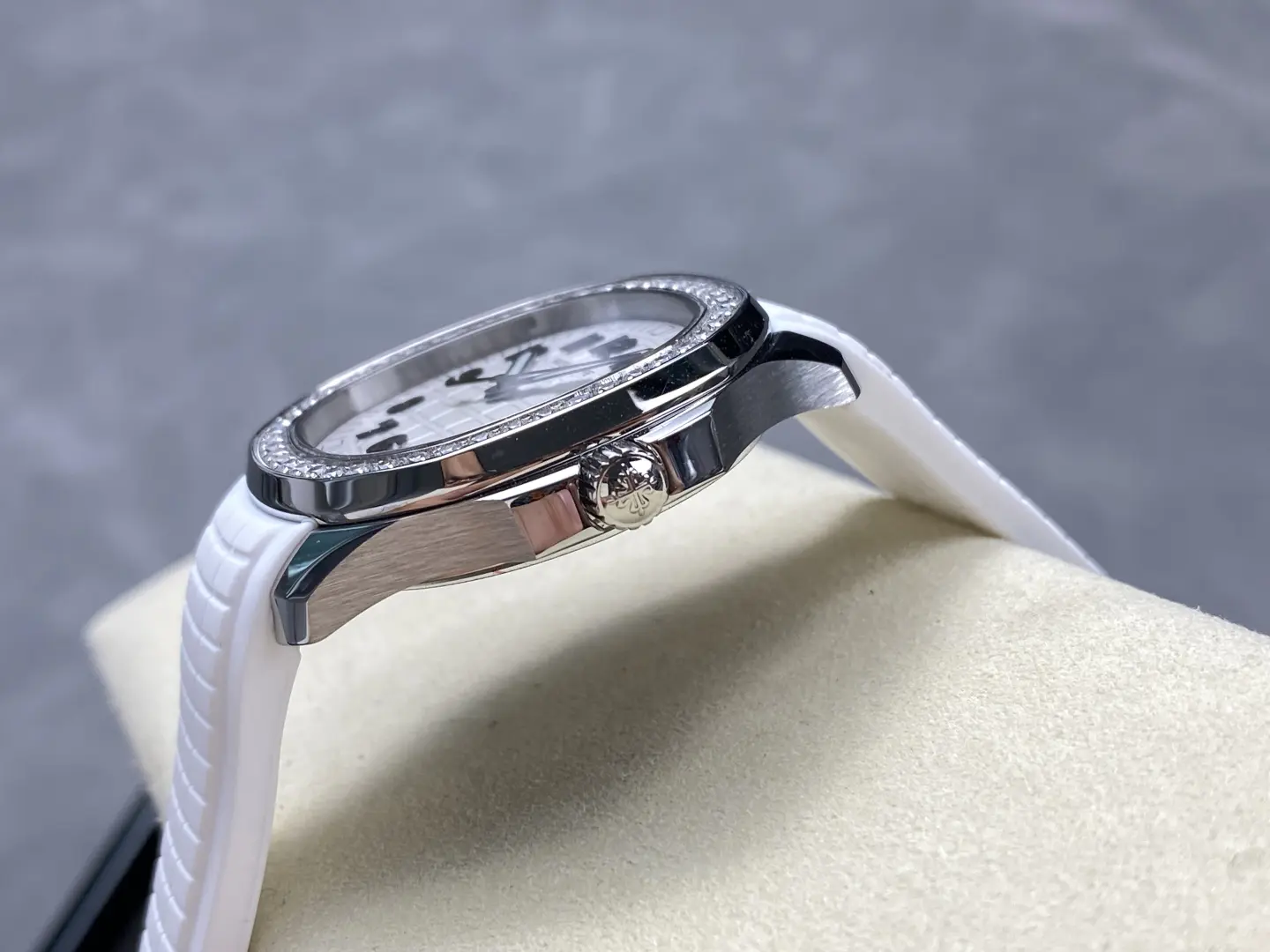 Patek Philippe Aquanaut Watch 5267/200A-010 - Image 6
