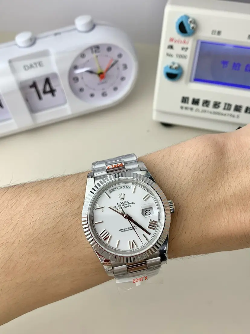 Rolex Day-Date 40MM White Roman Dial 228239-0046 - Image 7