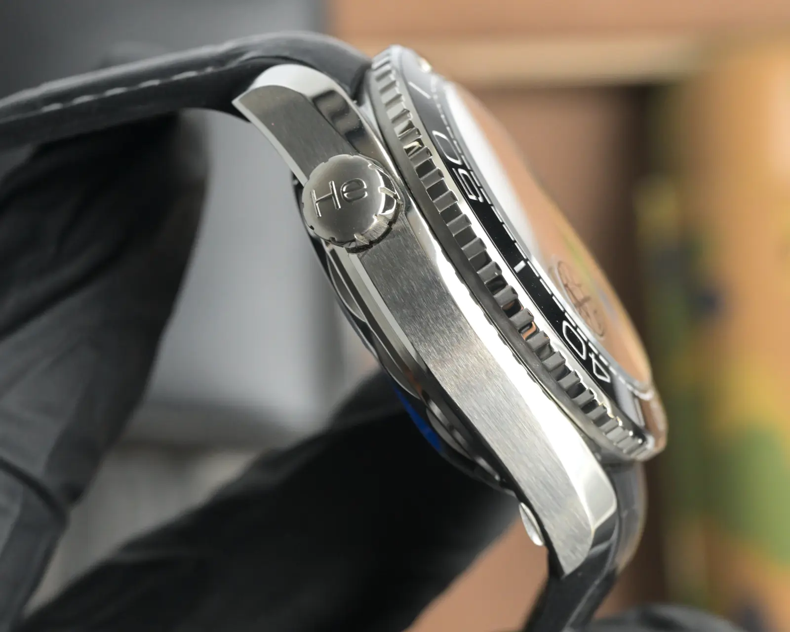 Omega Seamaster Planet Ocean 600m 43.5mm 215.33.44.21.01.001 - Image 4