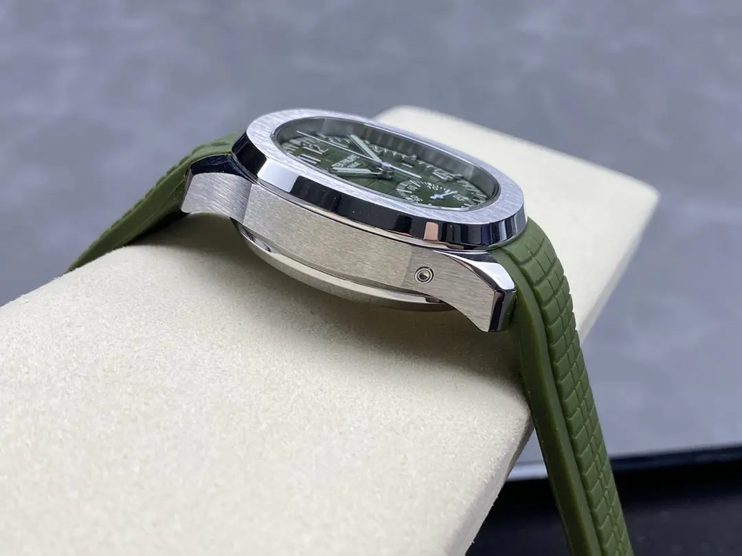 Patek Philippe Aquanaut Khaki Green 5968G-010 - Image 6