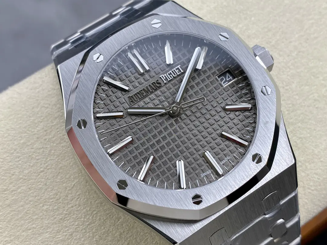 Audemars Piguet ROYAL OAK SELFWINDING "50TH ANNIVERSARY Grey dial 15510ST.OO.1320ST.05 - Image 2