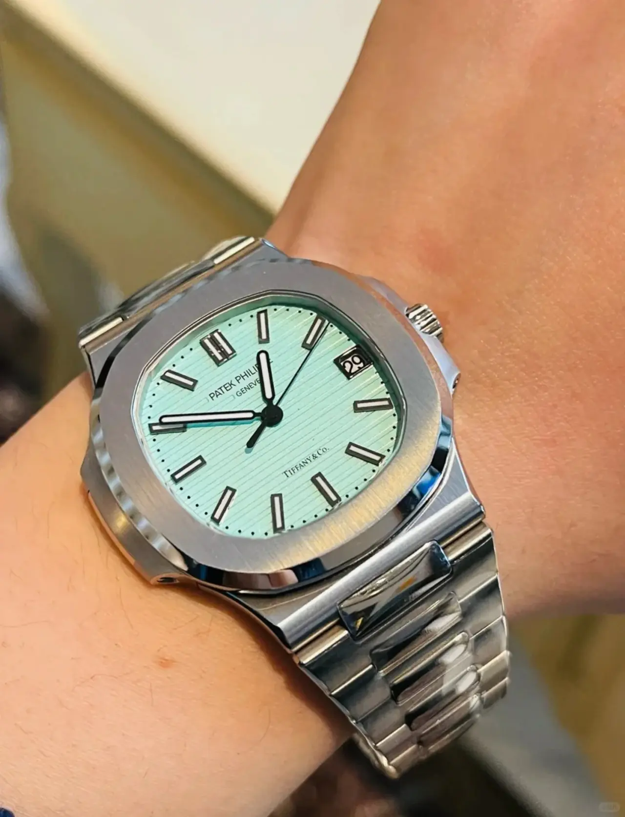 Patek Philippe Nautilus 40mm 5711/1A-018 Tiffany Blue Dial - Image 3