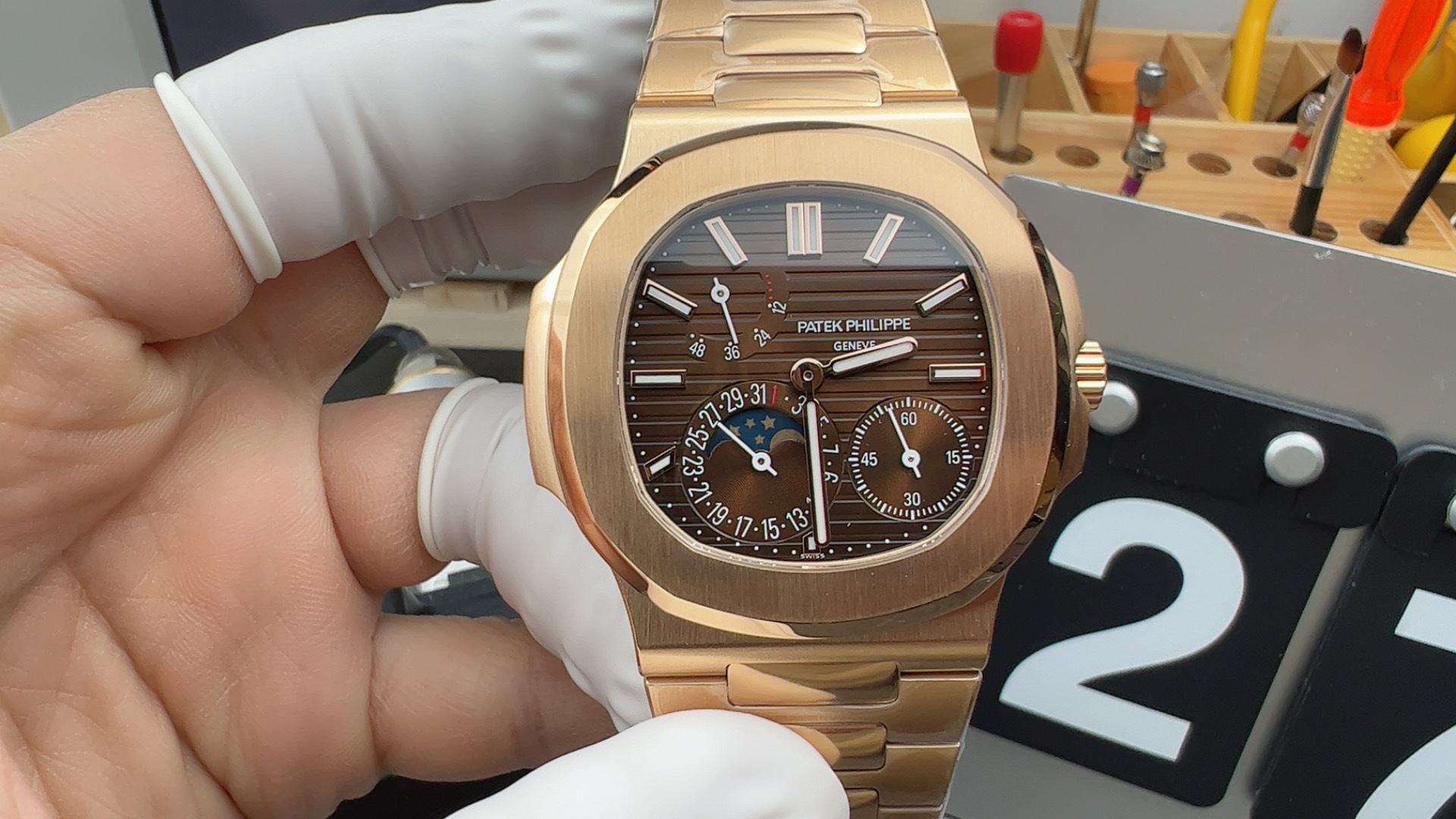Swiss movement 1:1 super clone-Patek Philippe Nautilus Moon Phase Rose Gold Watch 5712/1R-001 - Image 2
