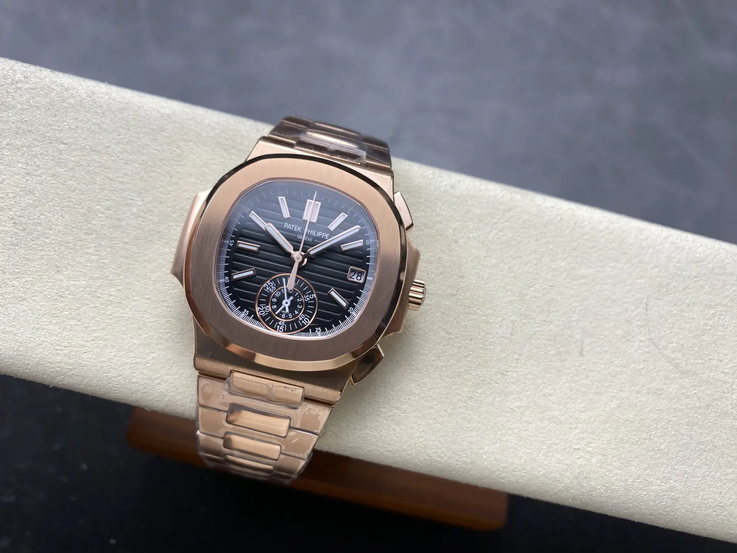 Patek Philippe Watches Nautilus 5980/1R-001 - Image 6