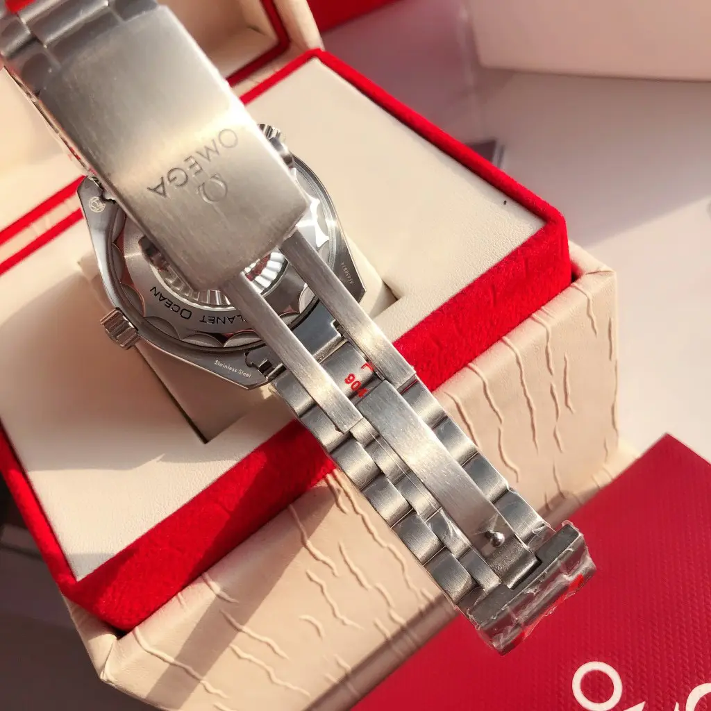 Omega Seamaster Planet Ocean 600m 43.5mm 215.30.44.21.04.001 - Image 9