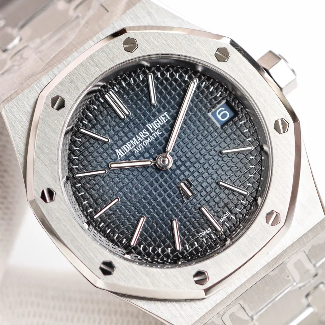 Audemars Piguet Royal Oak Jumbo 39mm Stainless Steel Jumbo Ultra-Thin Blue Dial 15202ST.OO.1240ST.01 - Image 4
