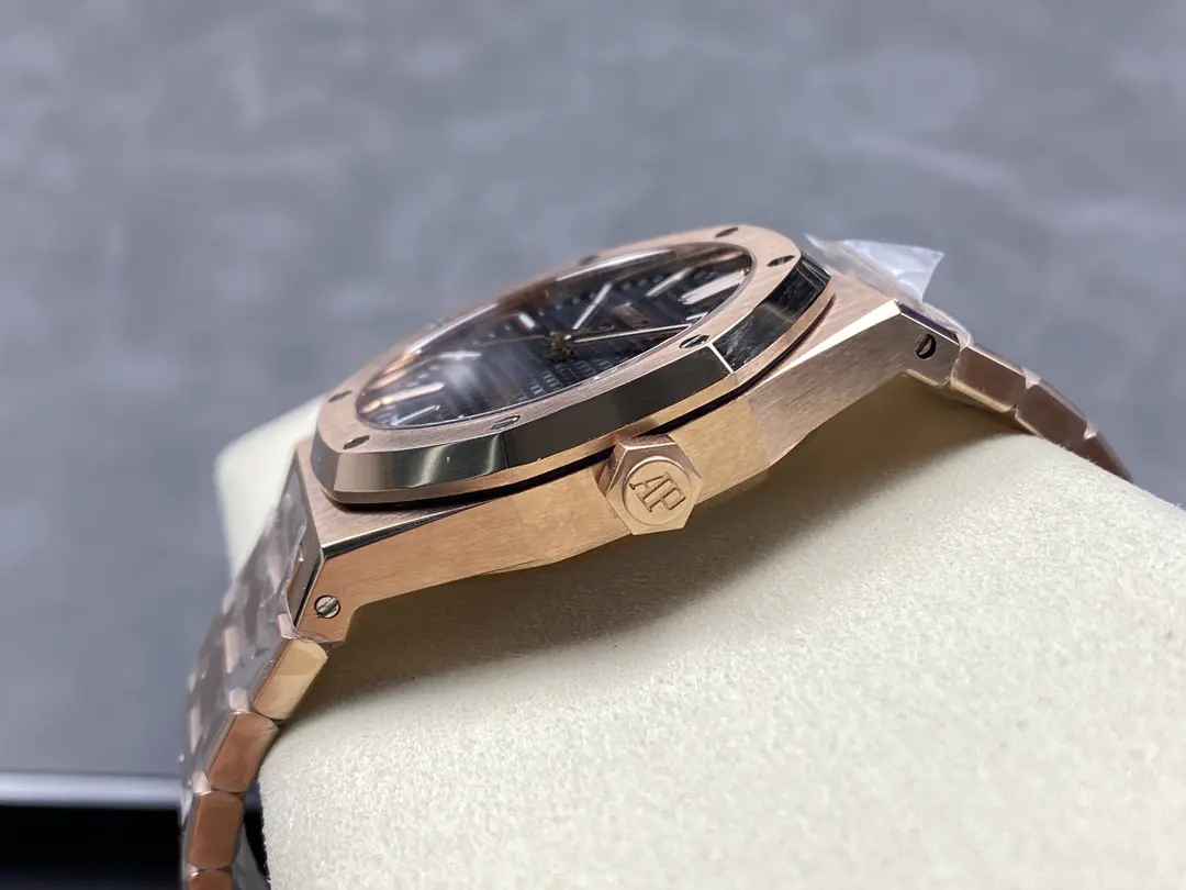 Audemars Piguet Royal Oak Selfwinding Rose Gold Black Dial 41mm Ref. 15510OR.OO.1320OR.04 - Image 5