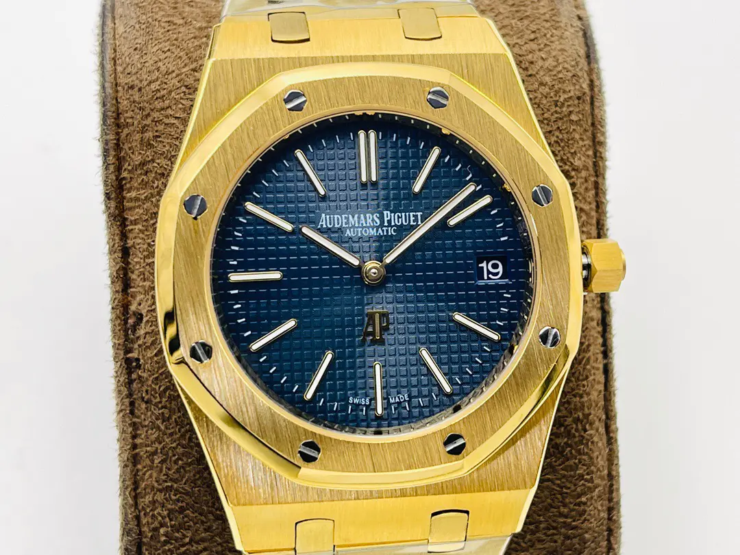 Audemars Piguet Royal Oak "Jumbo" Extra-Thin Yellow Gold Blue Dial 39mm Ref. 15202BA.OO.1240BA.01 - Image 5