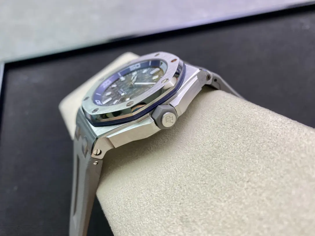 Audemars Piguet Royal Oak Offshore Steel Grey Dial 42mm Ref. 15720ST.OO.A009CA.01 - Image 3