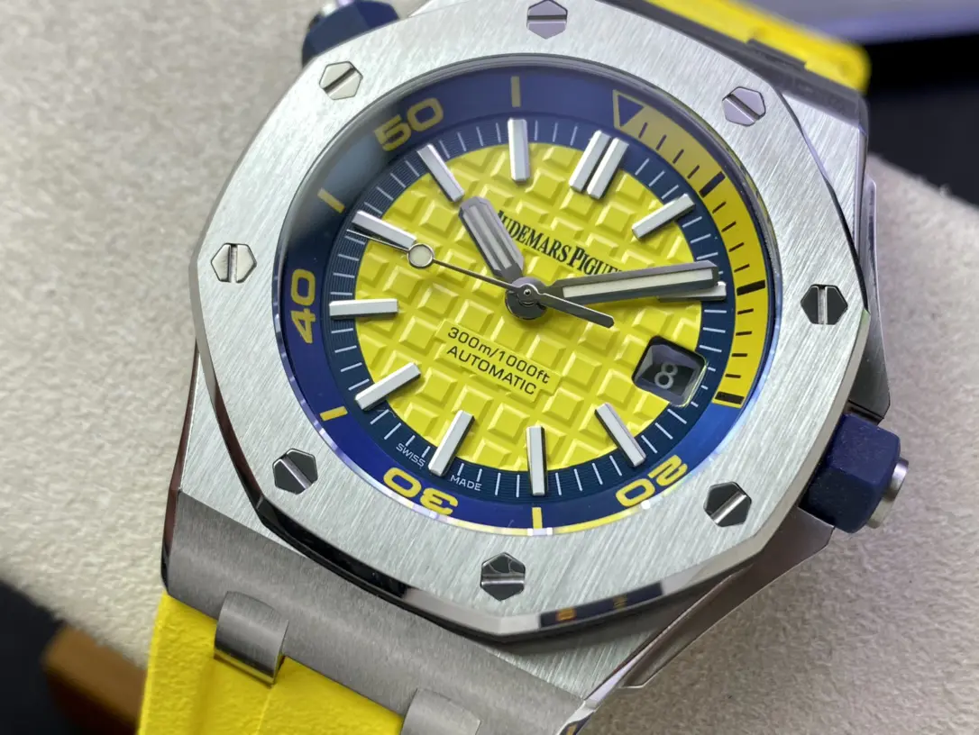 Audemars Piguet Royal Oak Offshore Diver 42mm Men's Watch - Ref: 15710ST.OO.A051CA.01 - Image 3