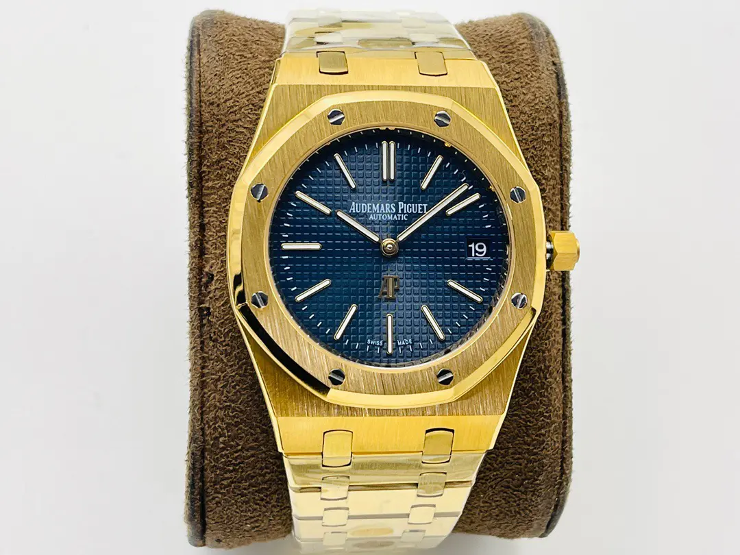 Audemars Piguet Royal Oak "Jumbo" Extra-Thin Yellow Gold Blue Dial 39mm Ref. 15202BA.OO.1240BA.01 - Image 2