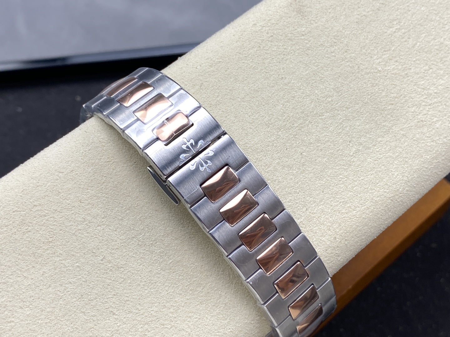 Patek Philippe Cubitus 45mm Green Dial Stainless Steel Bracelet 5821-1ar-001 - Image 7