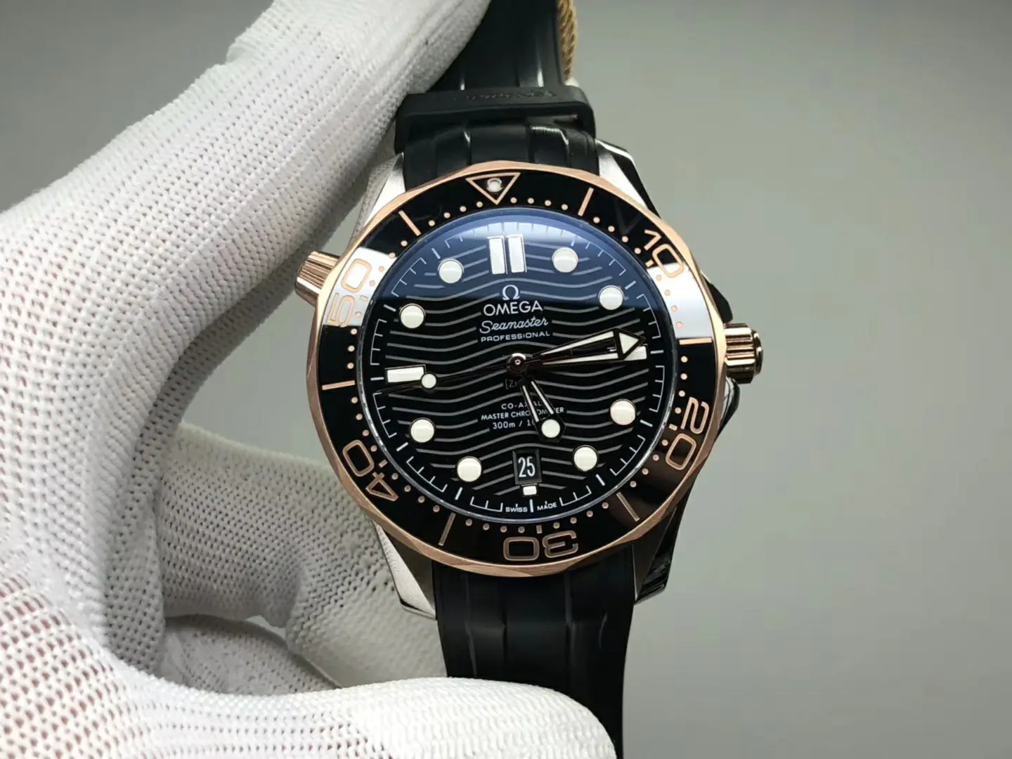 Omega Seamaster Diver 300m Rose Gold & Steel Black Dial 42mm - Image 2