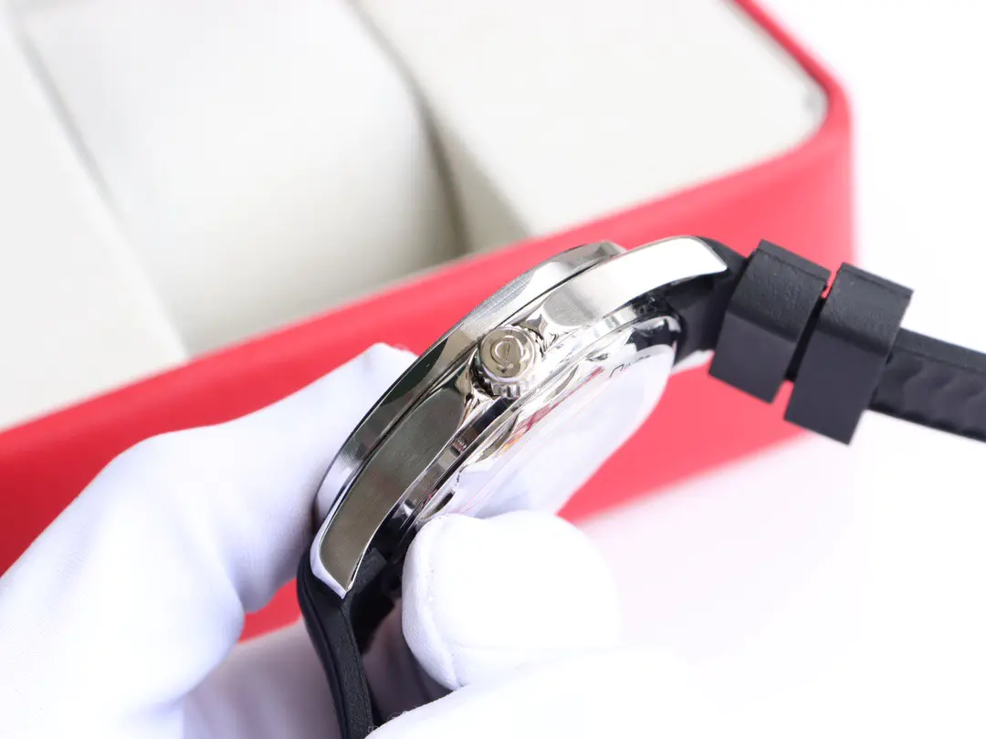 Omega Seamaster Diver 300m Steel White Dial 42mm Ref. 210.32.42.20.04.001 - Image 6
