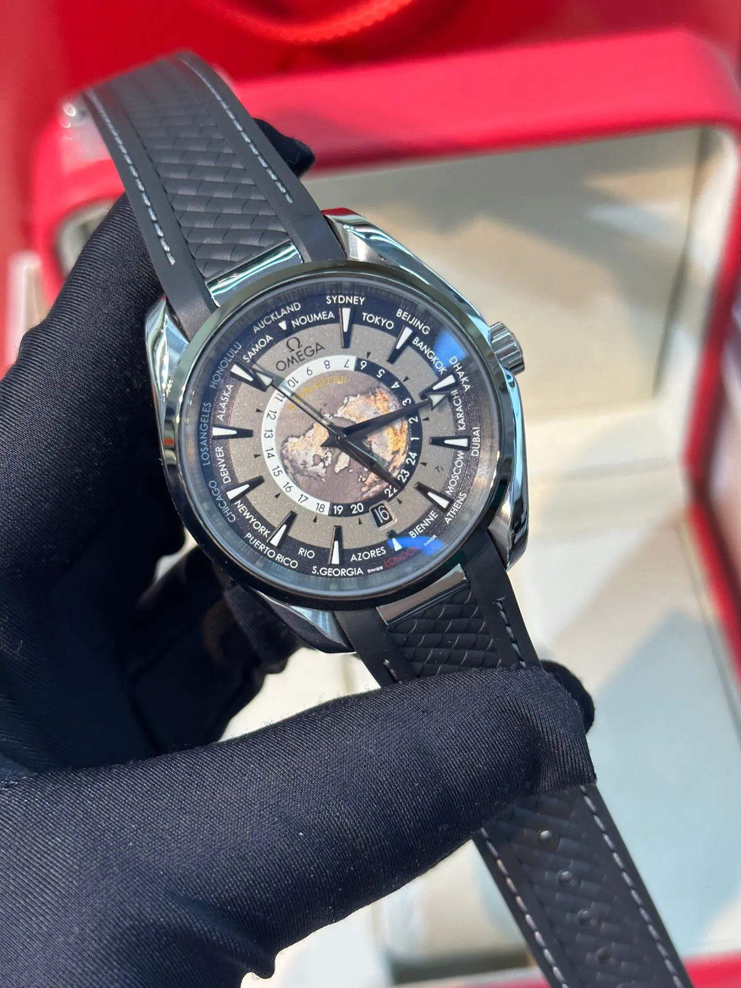Omega Co-Axial Master Chronometer GMT Worldtimer 43 mm 220.92.43.22.99.001 - Image 2