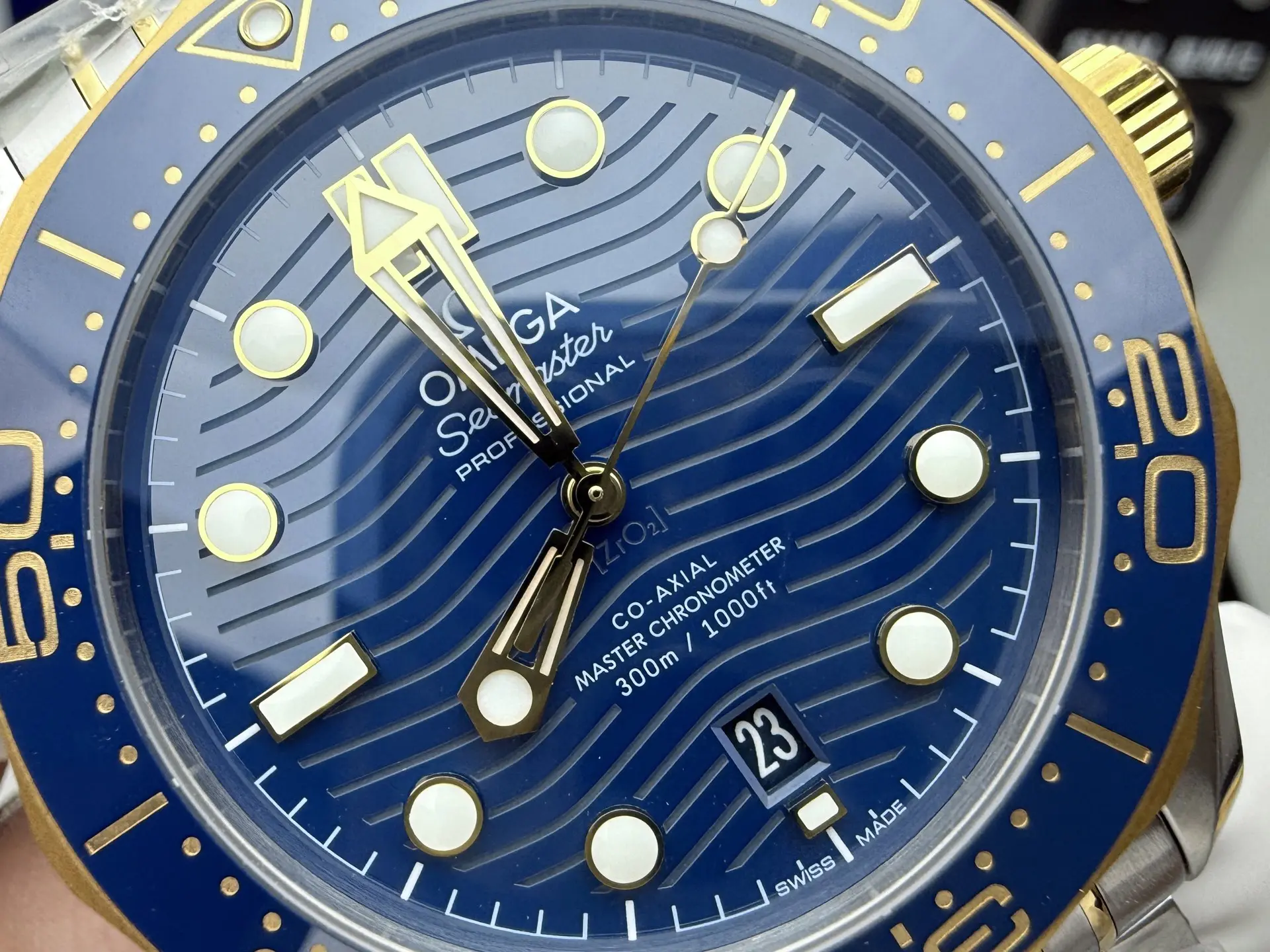 Omega Seamaster Diver 300m Yellow Gold & Steel Blue Dial 42mm Ref. 210.20.42.20.03.001 - Image 5