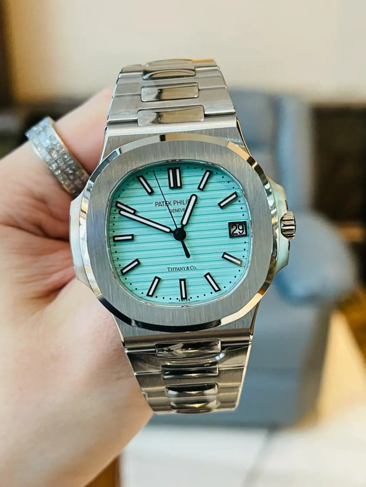 Patek Philippe Nautilus 40mm 5711/1A-018 Tiffany Blue Dial - Image 4