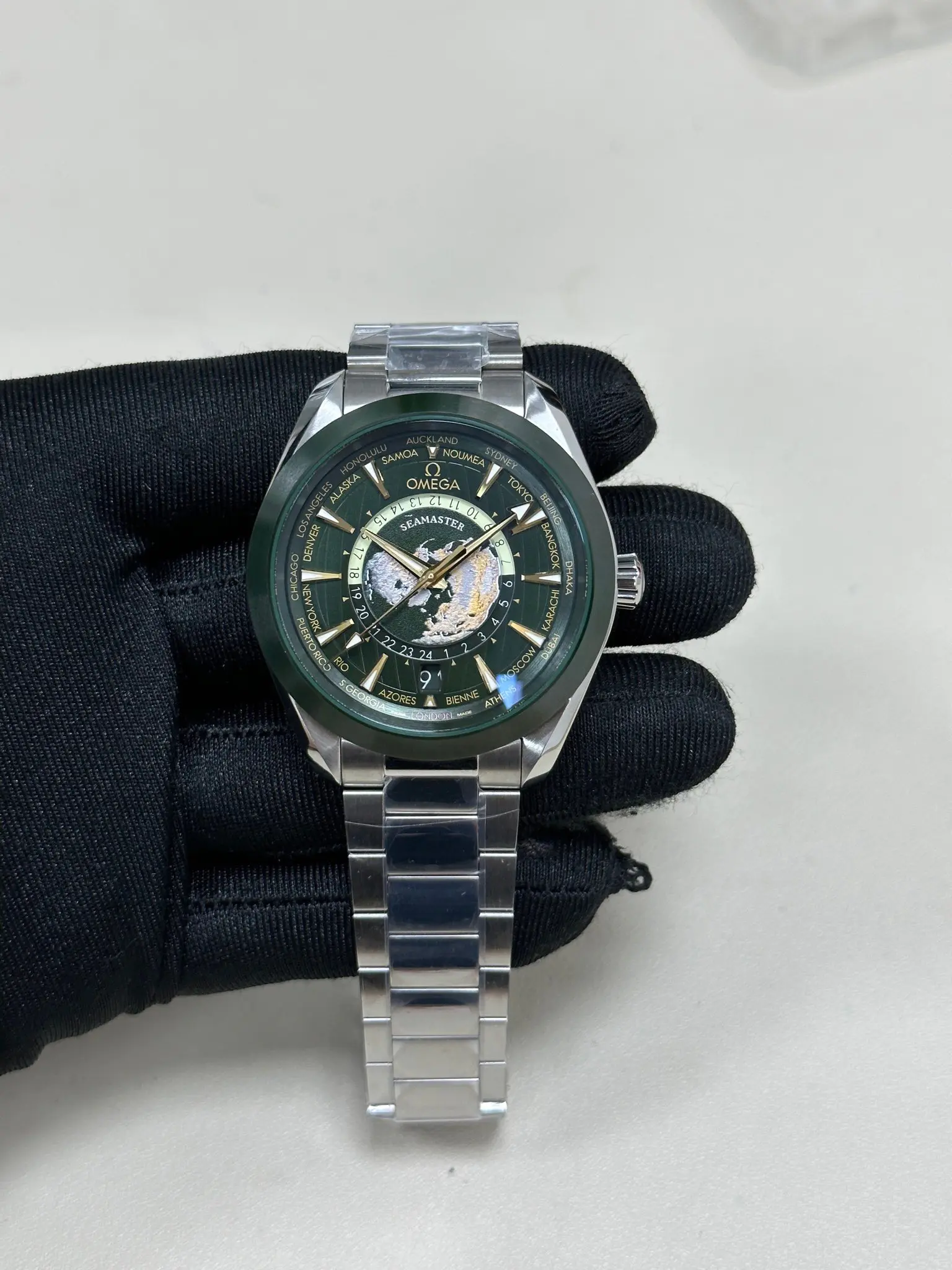 Omega Co-Axial Master Chronometer GMT Worldtimer 43 mm 220.30.43.22.10.001 - Image 2