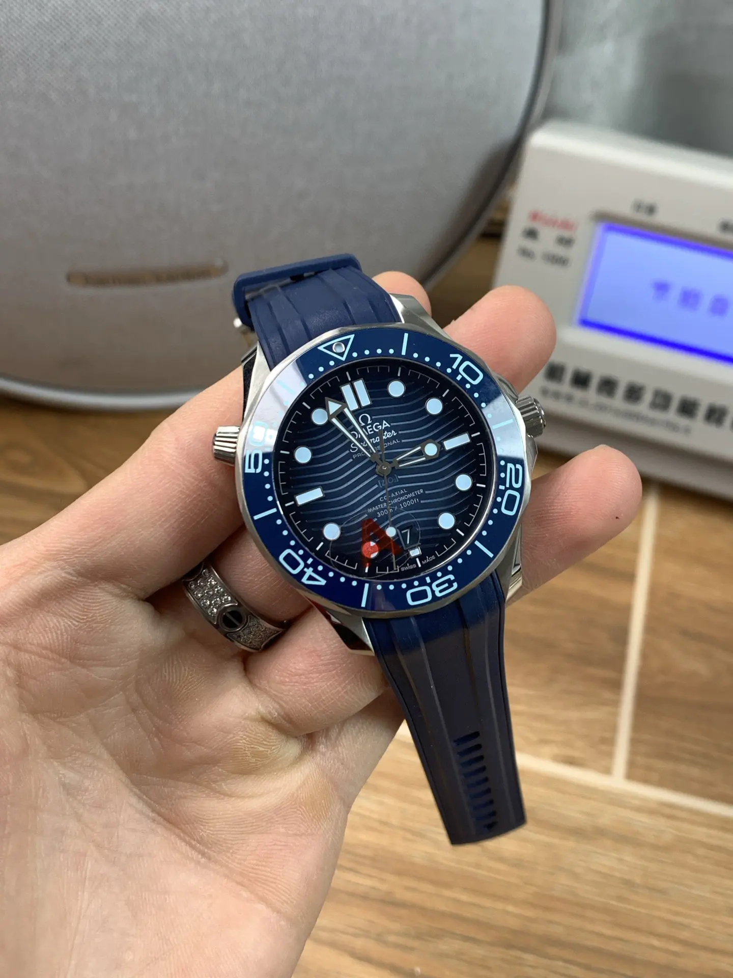 Omega Seamaster Diver 300m Steel Summer Blue Dial 42mm Ref. 210.32.42.20.03.002 - Image 3