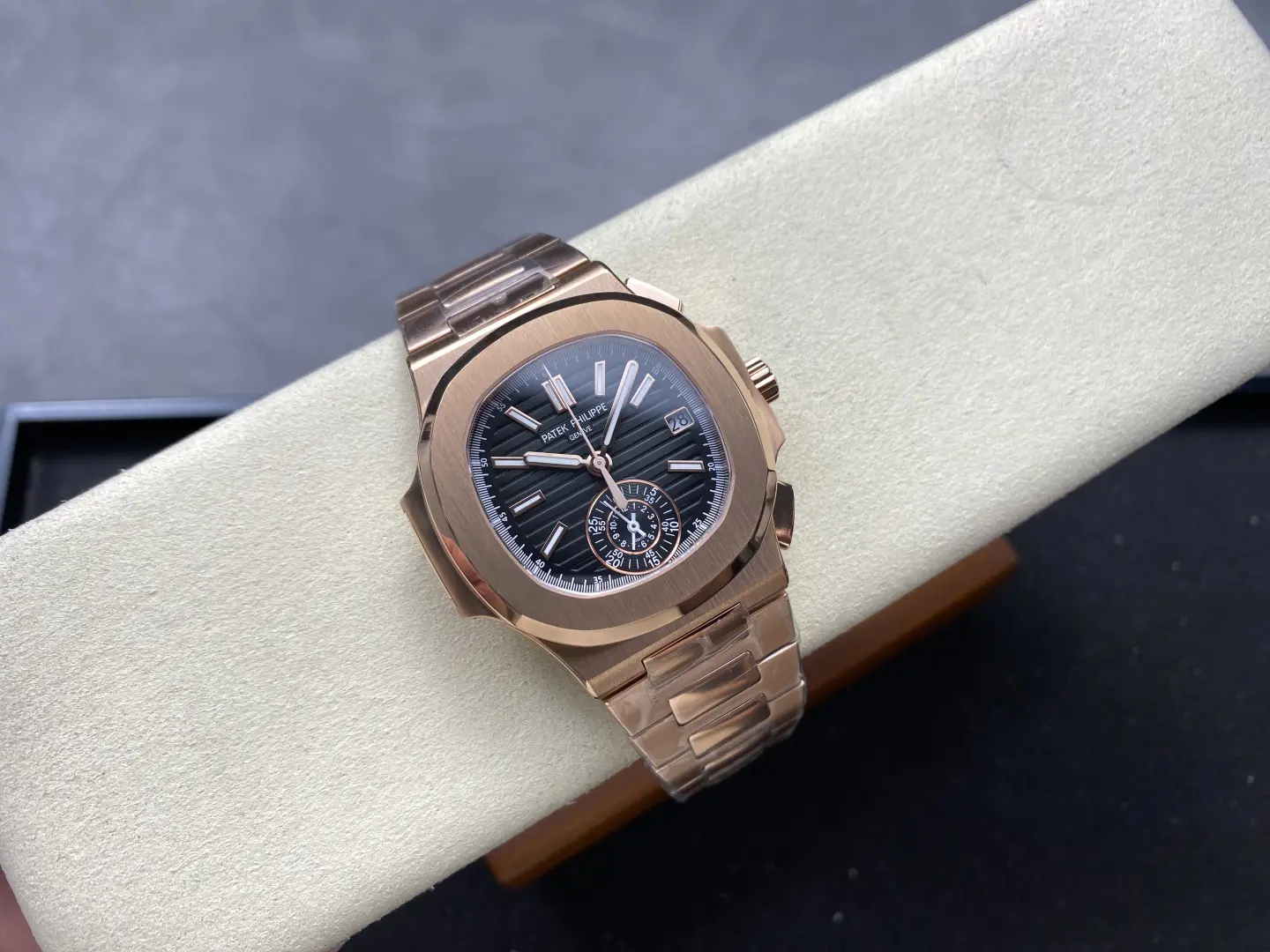 Patek Philippe Watches Nautilus 5980/1R-001 - Image 5