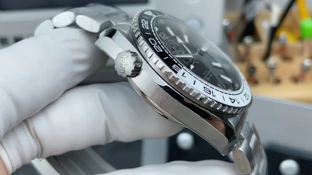 Omega Seamaster Planet Ocean 600m 43.5mm 215.33.44.22.01.001 - Image 3