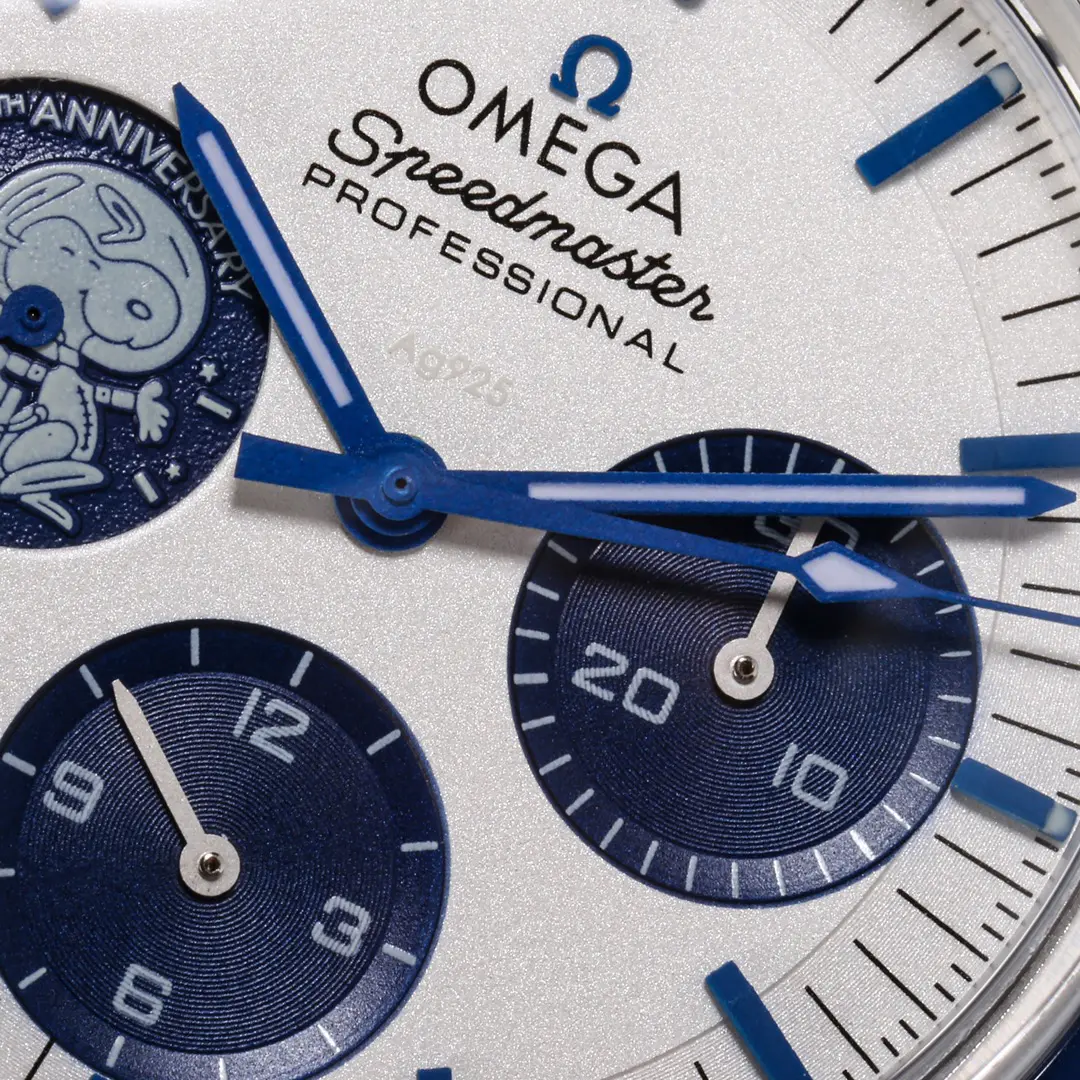 Omega Speedmaster Professional Moonwatch "Silver Snoopy Award" Steel Silver Dial 42mm Ref. 310.32.42.50.02.001 - Image 4