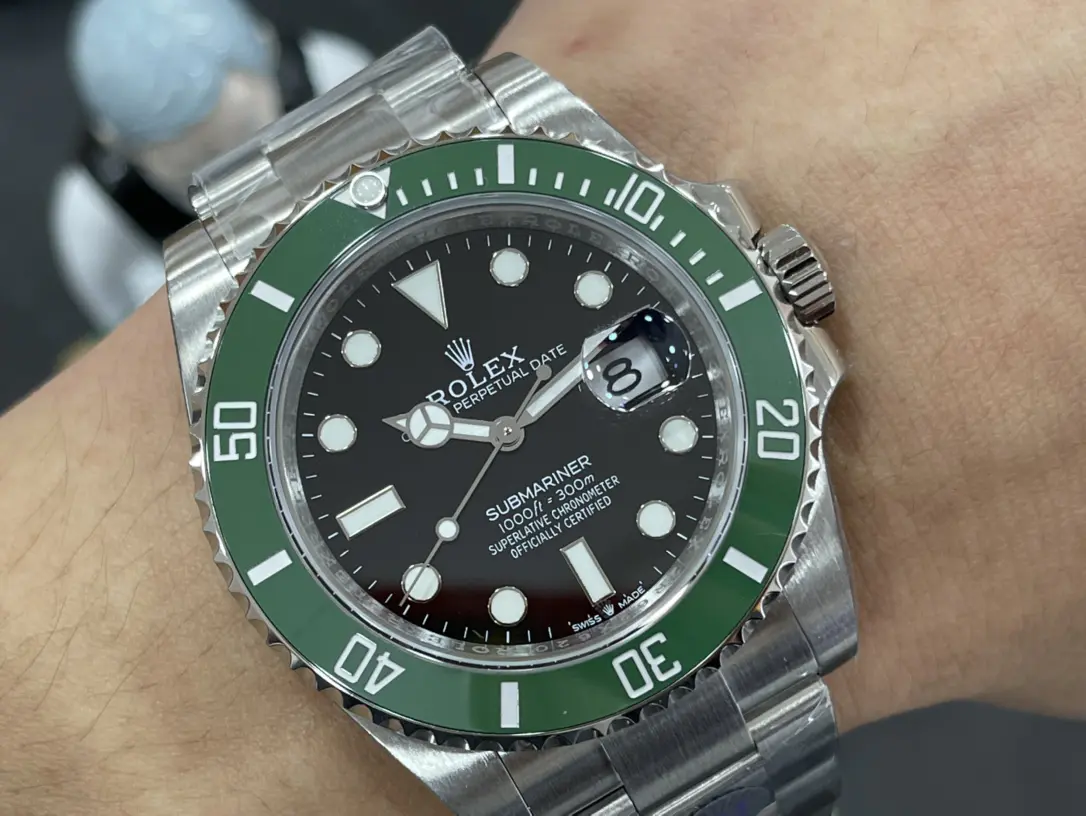 Rolex-Submariner-m126610lv-0002 - Image 9