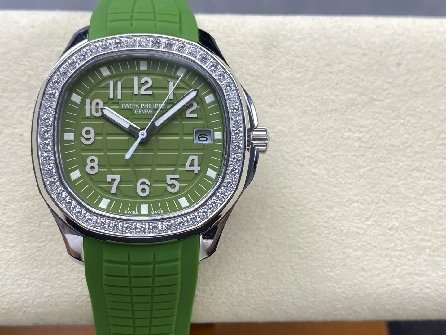Patek Philippe Aquanaut Watch 5267/200A-011 - Image 2