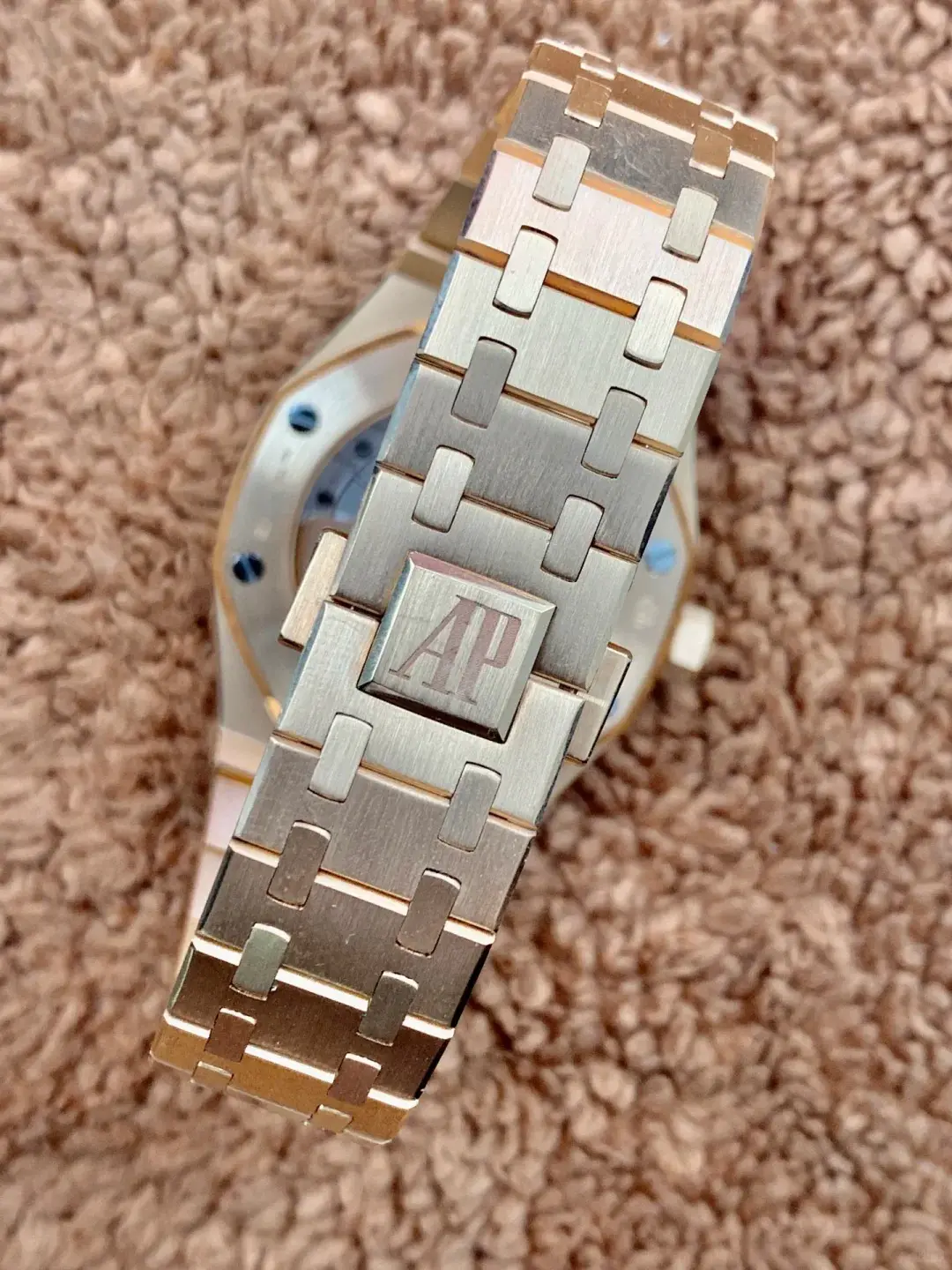 Audemars Piguet Royal Oak Rose Gold Green Dial 50TH ANNIVERSARY 37mm 15551OR.ZZ.1356OR.03 - Image 5