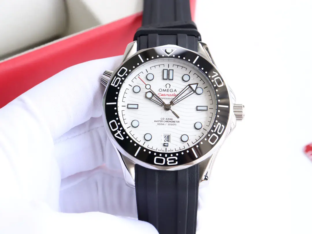 Omega Seamaster Diver 300m Steel White Dial 42mm Ref. 210.32.42.20.04.001 - Image 2