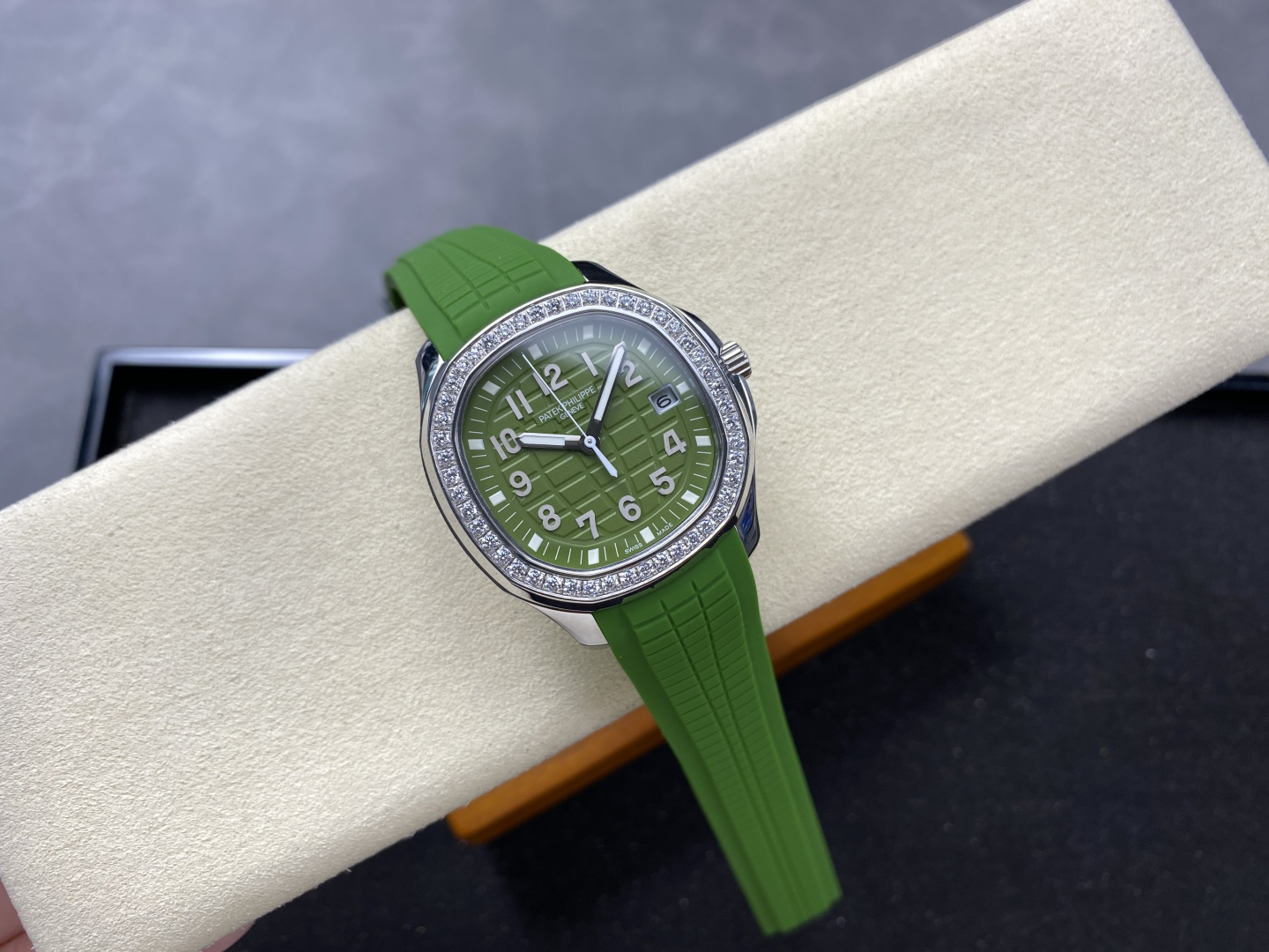 Patek Philippe Aquanaut Watch 5267/200A-011 - Image 5