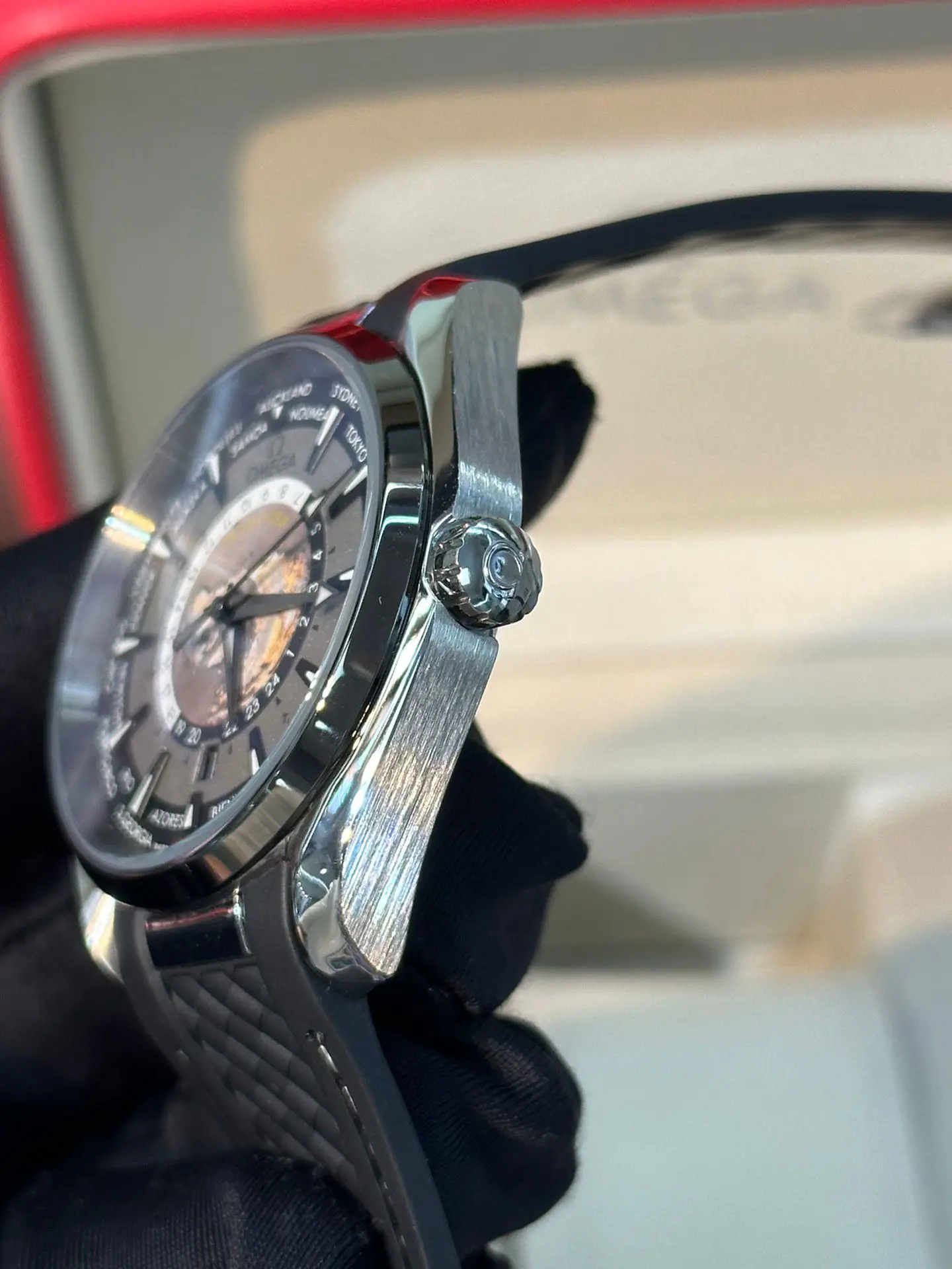 Omega Co-Axial Master Chronometer GMT Worldtimer 43 mm 220.92.43.22.99.001 - Image 5
