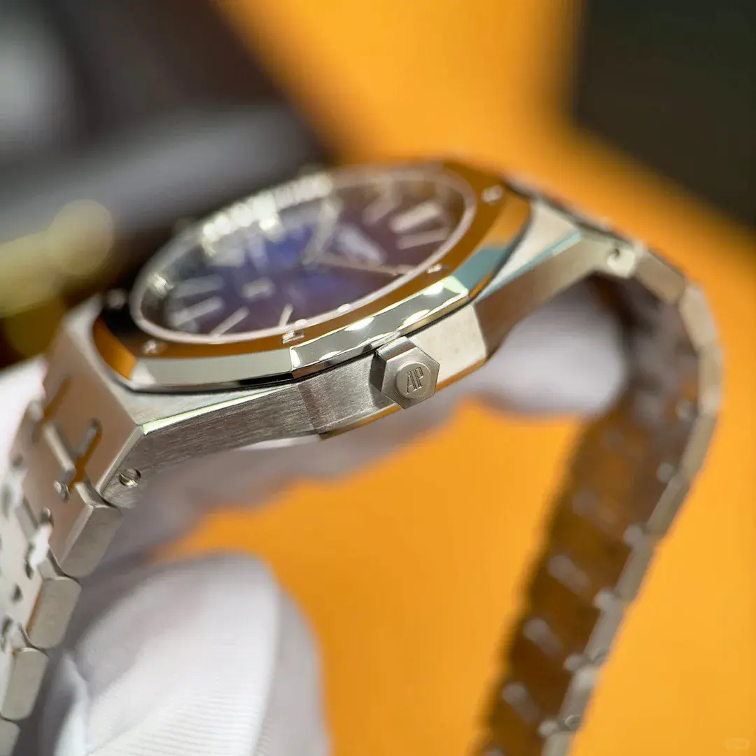 Audemars Piguet Royal Oak Series 15202 IP OO.1240IP.01 39mm - Image 3