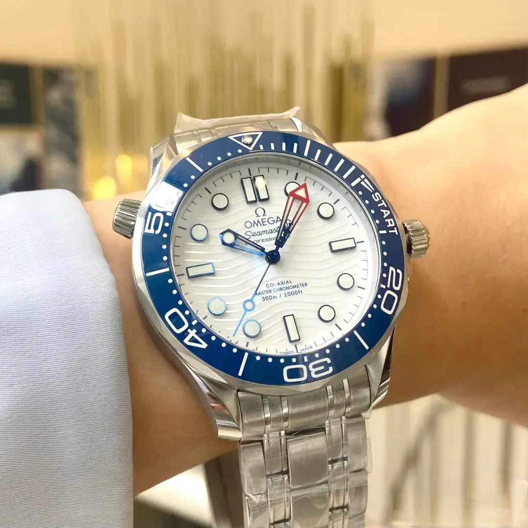 Omega Seamaster Diver 300m America's Cup Edition Steel White Dial 42mm - Image 4