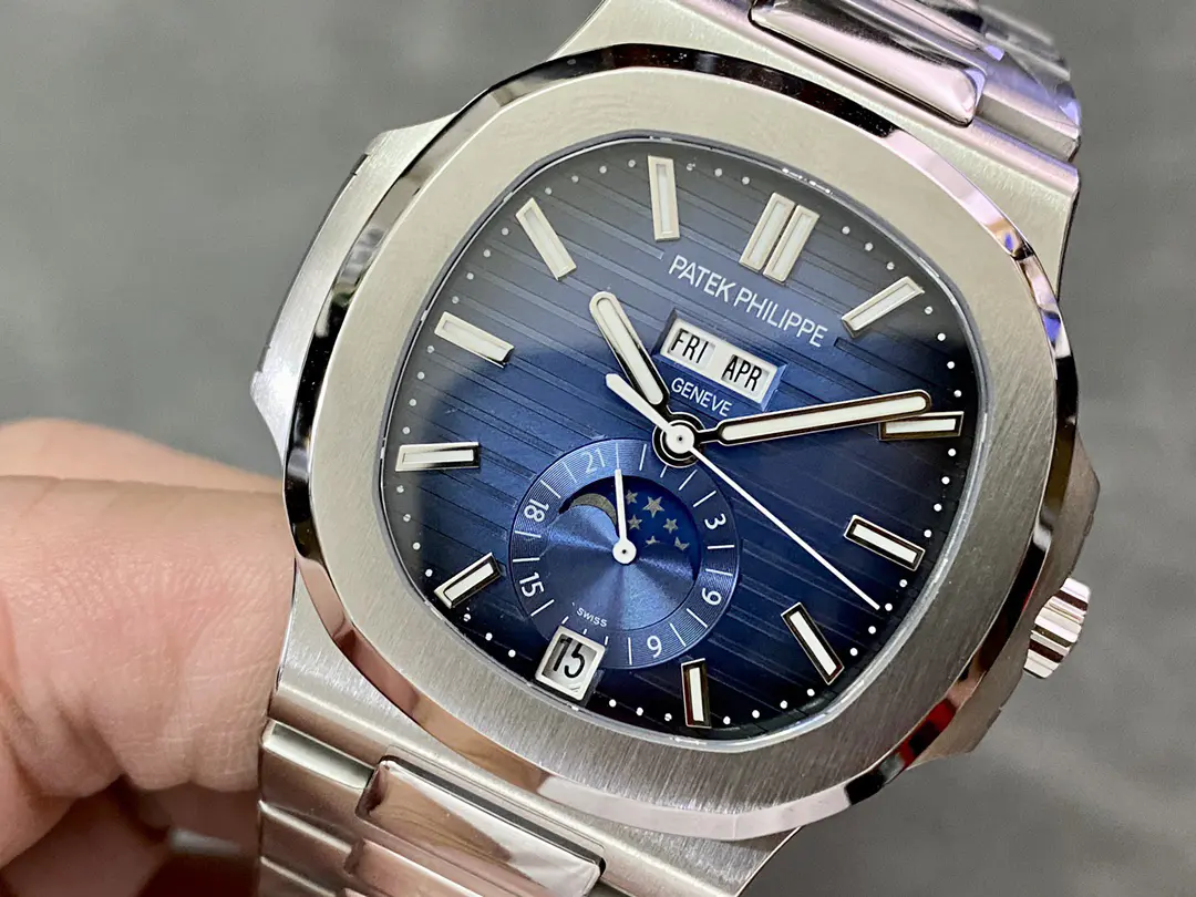 Patek Philippe Sports Elegance Series 5726/1A-014 - Image 4