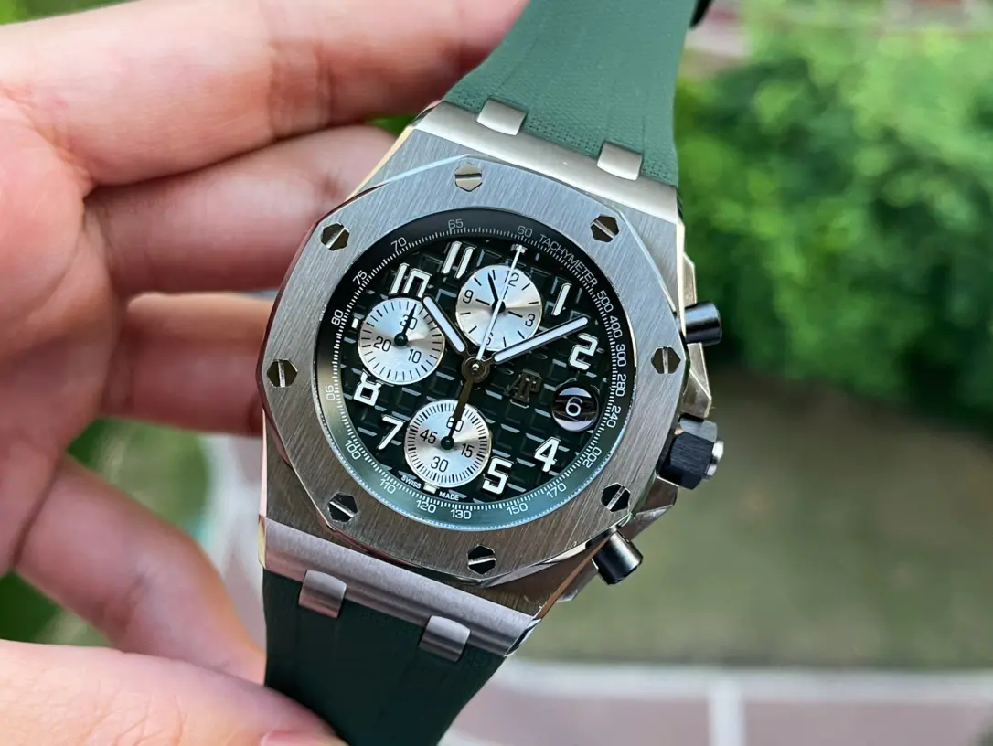 Audemars Piguet Royal Oak Offshore Chronograph Titanium Green Dial 42mm Ref. 26238TI.OO.A056CA.01 - Image 4
