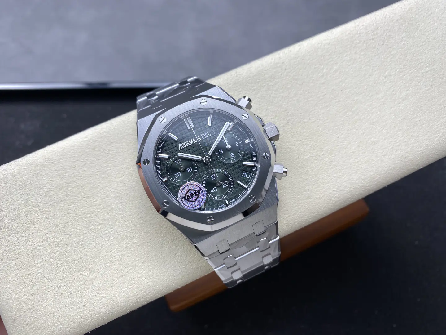 Audemars Piguet Royal Oak Chronograph Steel Green Dial 41mm Ref. 26240ST.OO.1320ST.08 - Image 4