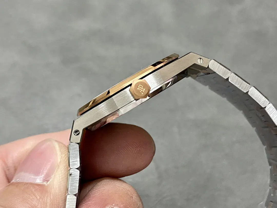 Audemars Piguet Royal Oak Selfwinding Rose Gold and Steel White Dial 37mm Ladies Watch (Reference #15450SR.OO.1256SR.01) - Image 7