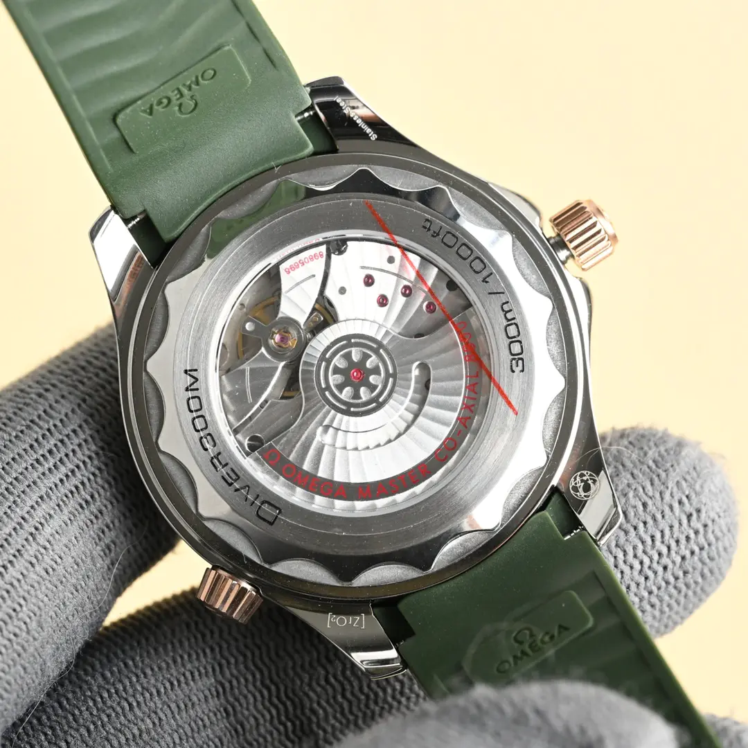 Omega Seamaster Diver 300m Bronze Gold & Titanium Green Dial 42mm Ref. 210.92.42.20.10.001 - Image 6
