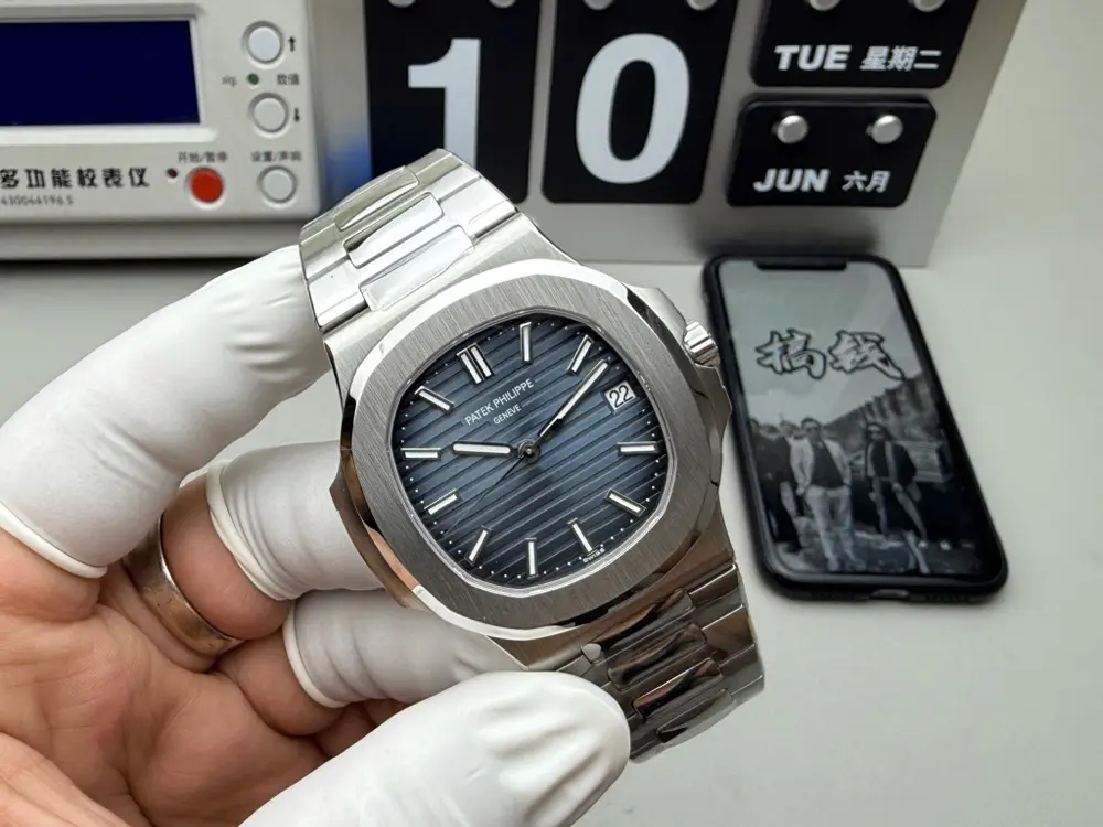 Patek Philippe Nautilus 5711/1A-010 - Image 2