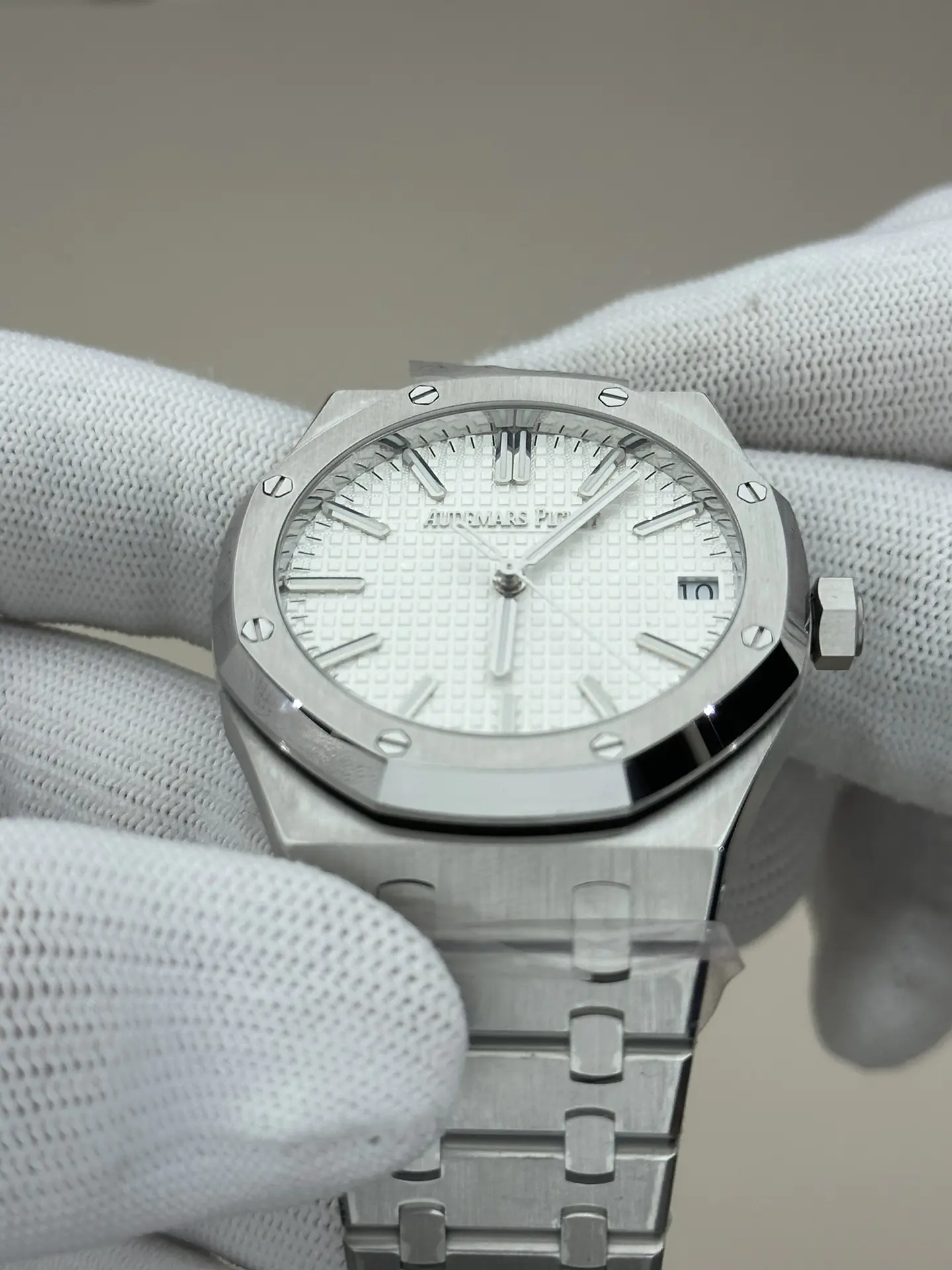 Audemars Piguet Royal Oak Selfwinding "50th Anniversary" Steel Silver Dial 41mm Ref. 15510ST.OO.1320ST.03 - Image 10