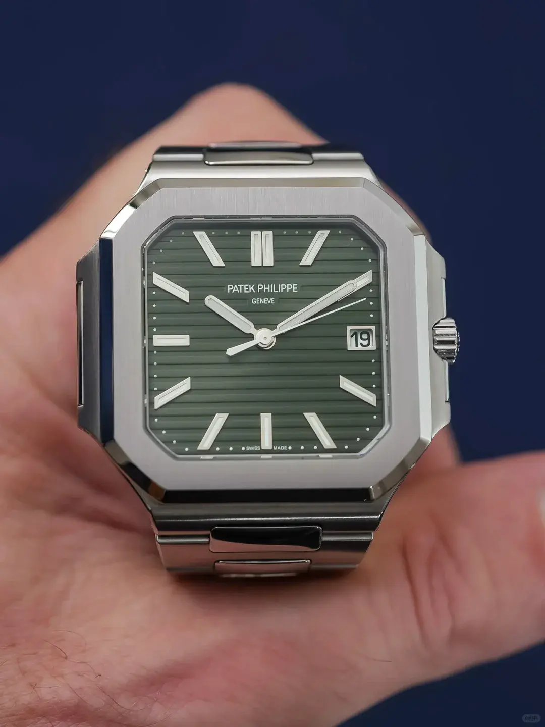 Patek Philippe Cubitus 45mm Green Dial Stainless Steel Bracelet 5821/1A - Image 2